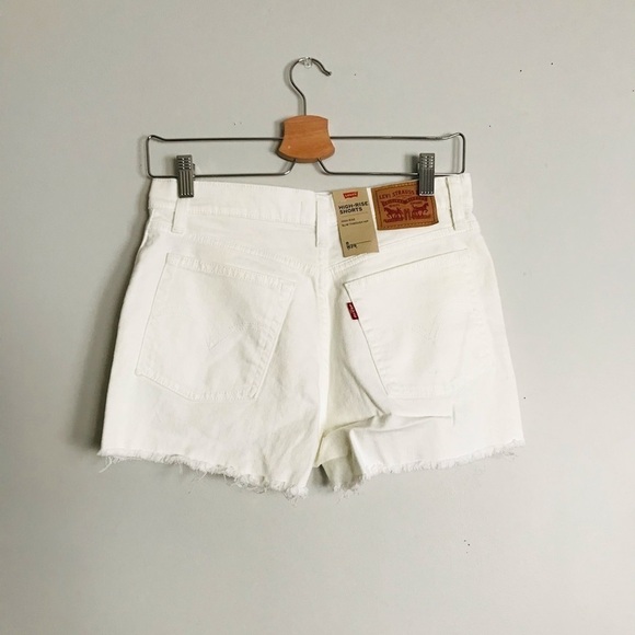 Levi’s High Rise Shorts - Picture 5 of 9